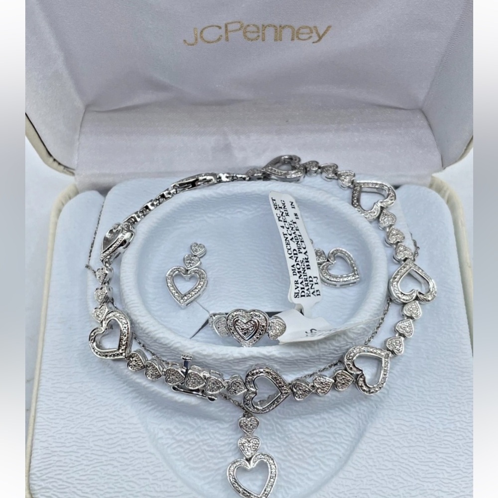 Sterling silver 925 Crystal heart set in box 4 piece set NWT